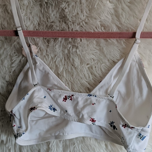 Floral bralette top size Medium - Picture 2 of 3